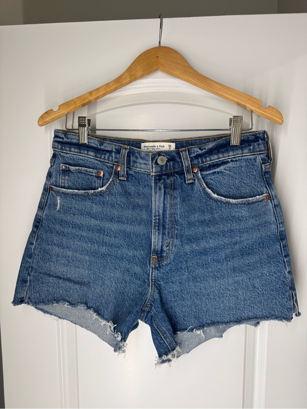 Abercrombie & Fitch High Rise 4 Inch Mom Short Dark
